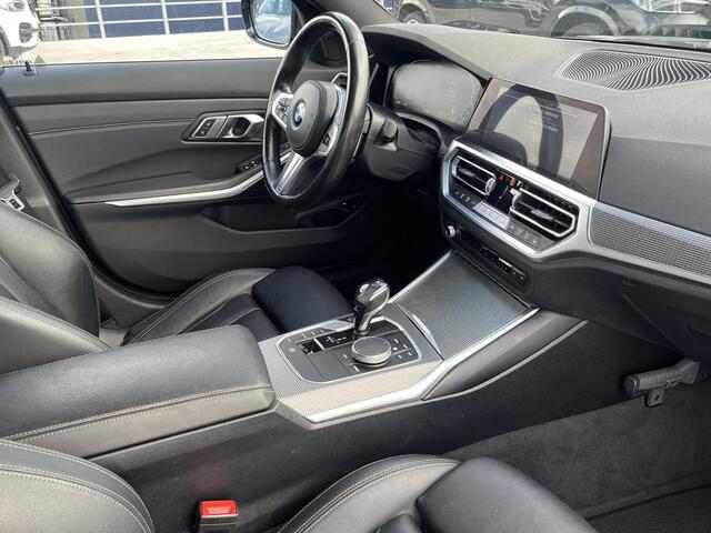 BMW 3-SERIE Touring 330e M-Sport | Hifi | 18" | Leder | Stoelverwarming