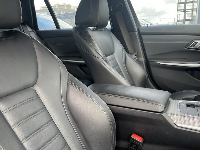 BMW 3-SERIE Touring 330e M-Sport | Hifi | 18" | Leder | Stoelverwarming
