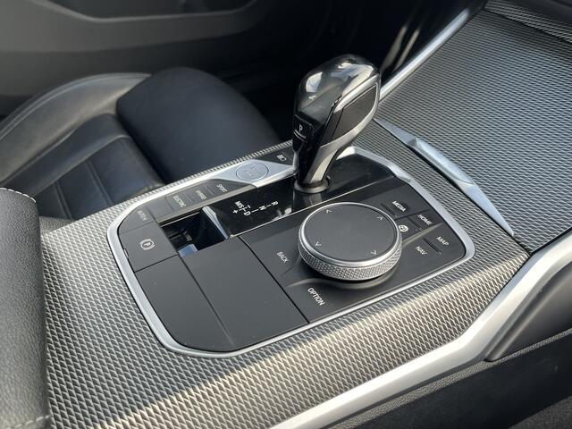BMW 3-SERIE Touring 330e M-Sport | Hifi | 18" | Leder | Stoelverwarming