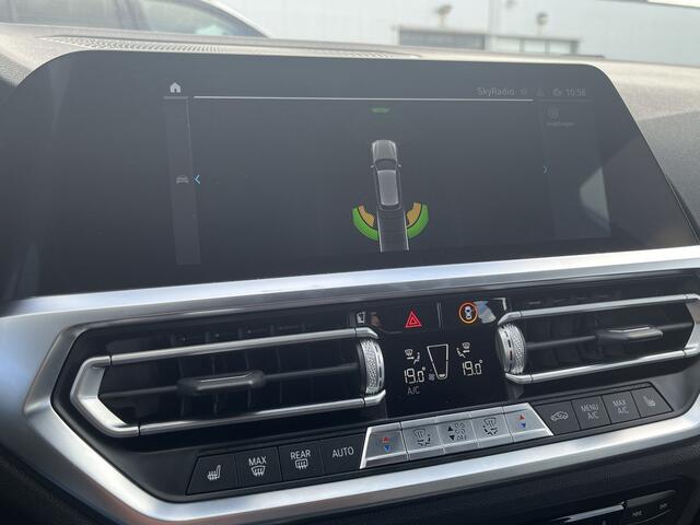 BMW 3-SERIE Touring 330e M-Sport | Hifi | 18" | Leder | Stoelverwarming