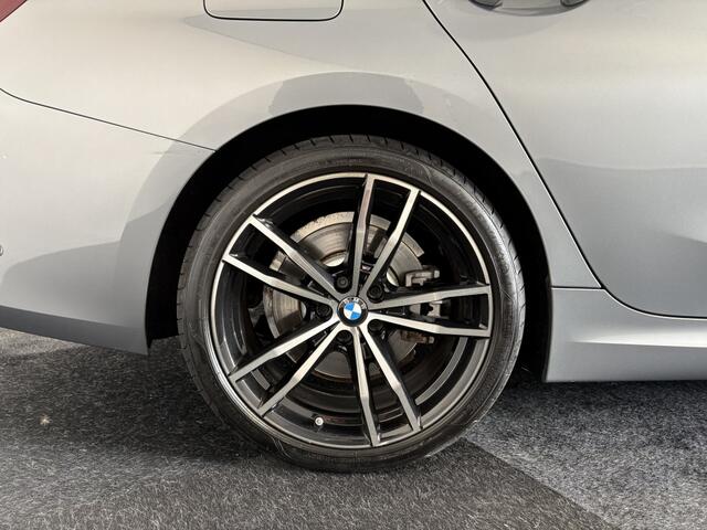 BMW 3-SERIE 330e xDrive Touring Carplay | Lane assist | 360 Camera | Pannorama dak