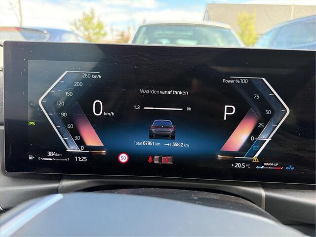 BMW 3-SERIE Touring 318i NL-AUTO | PANODAK | BMW Curved Display, iDrive 8