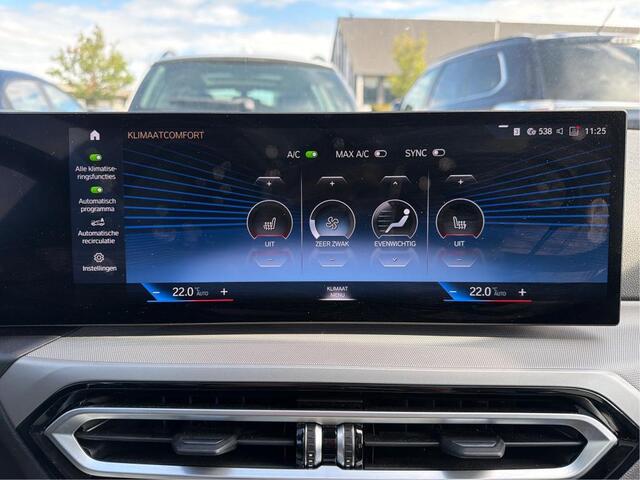 BMW 3-SERIE Touring 318i NL-AUTO | PANODAK | BMW Curved Display, iDrive 8