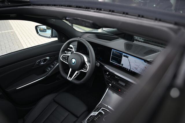 BMW 3-SERIE Touring 330e M Sport Automaat / Panoramadak / Trekhaak / Harman Kardon / Adaptieve LED / Parking Assistant Plus / Active Cruise Control / Comfort Access