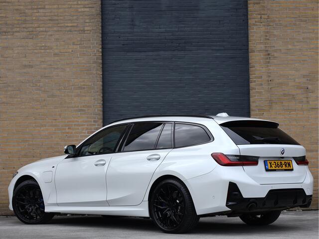 BMW 3-SERIE Touring 330e xDrive | Pano | Hud | 360 cam | Elek haak |