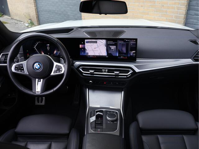 BMW 3-SERIE Touring 330e xDrive | Pano | Hud | 360 cam | Elek haak |