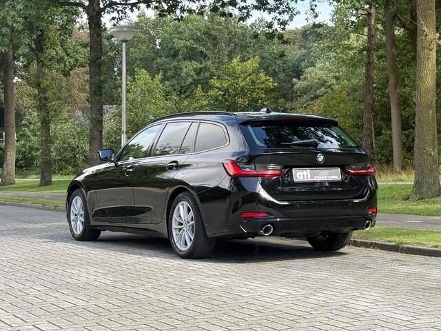 BMW 3-SERIE Touring 318d 1e Eigenaar | Origineel NL | Dealeronderhouden | Sportstoelen | Leder | Alarm kl.3 | Hifi | Elektrisch inklapbare spiegels | Automatische achterklep | Etc.