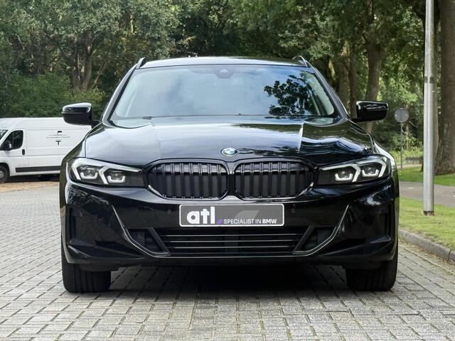 BMW 3-SERIE Touring 318d 1e Eigenaar | Origineel NL | Dealeronderhouden | Sportstoelen | Leder | Alarm kl.3 | Hifi | Elektrisch inklapbare spiegels | Automatische achterklep | Etc.