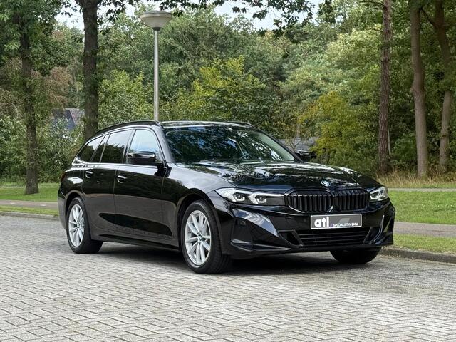 BMW 3-SERIE Touring 318d 1e Eigenaar | Origineel NL | Dealeronderhouden | Sportstoelen | Leder | Alarm kl.3 | Hifi | Elektrisch inklapbare spiegels | Automatische achterklep | Etc.