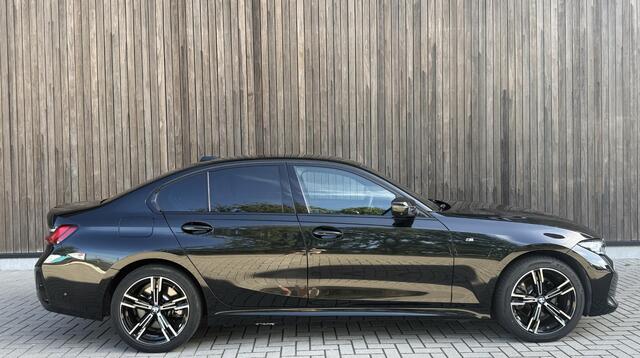 BMW 3-SERIE 330e M SPORT | BTW | 360 | ACC | HEADUP | MEMORY | DODEHOEK | SOH 101%