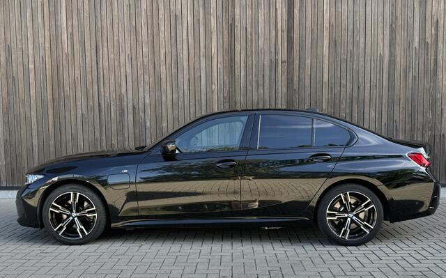 BMW 3-SERIE 330e M SPORT | BTW | 360 | ACC | HEADUP | MEMORY | DODEHOEK | SOH 101%