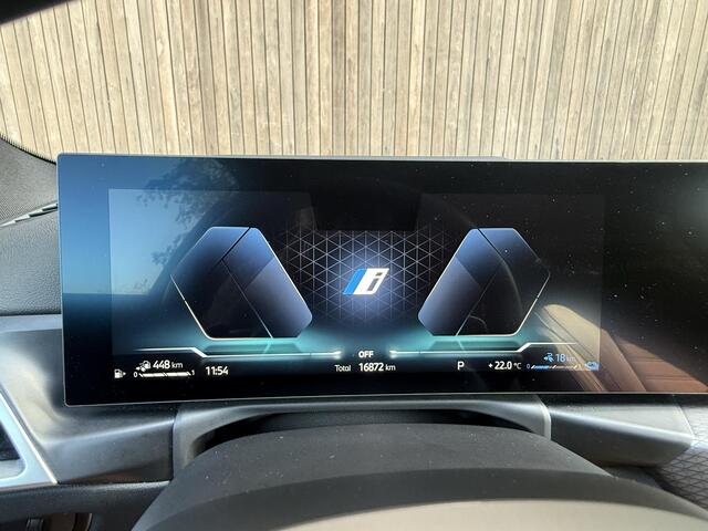 BMW 3-SERIE 330e M SPORT | BTW | 360 | ACC | HEADUP | MEMORY | DODEHOEK | SOH 101%