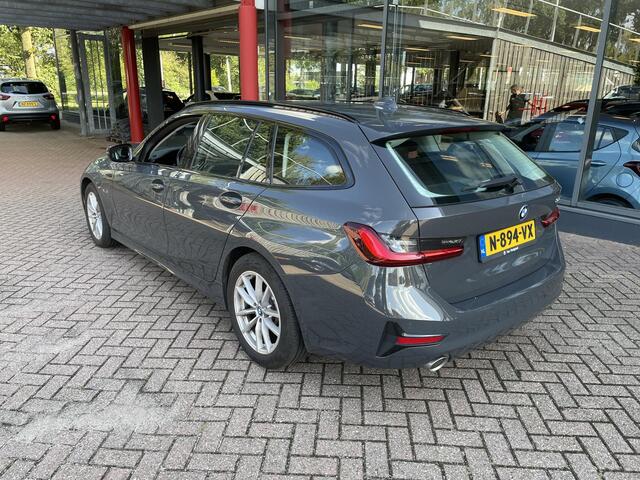 BMW 3-SERIE Touring 320e Business Edition Plus Automaat | Leder | Elektrische achterklep | Incl Winterset | Org. NL