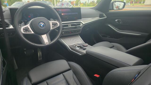 BMW 3-SERIE 320e M Sport|NAP|1e eigenaar|Pano