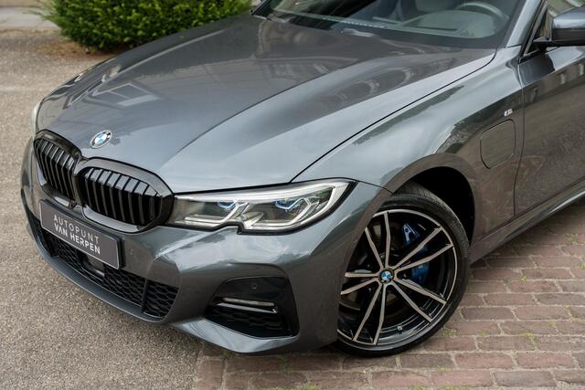 BMW 3-SERIE Touring 330e xDrive M-Sport TREKHAAK | DRIVING ASS. PRO | LASER | LED