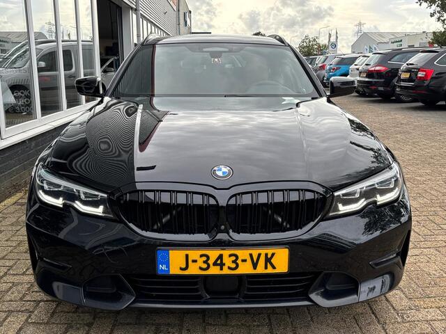 BMW 3-SERIE Touring 318i High Executive Edition | M Pakket | Shadow Line | Assisted Driving | Trekhaak