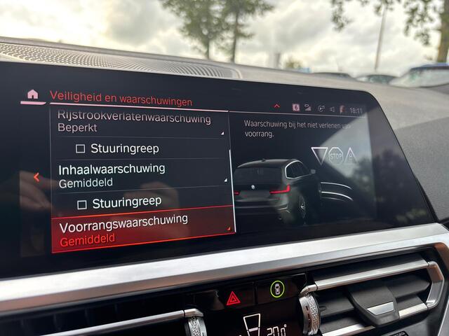BMW 3-SERIE Touring 318i High Executive Edition | M Pakket | Shadow Line | Assisted Driving | Trekhaak