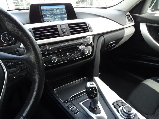 BMW 3-SERIE Touring 318i Executive Automaat