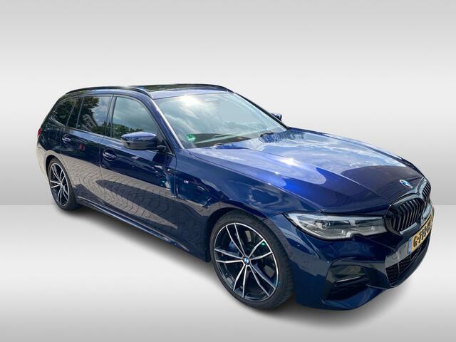 BMW 3-SERIE Touring 330i High Executive Ed. M Sport / Trekhaak / Panoramadak / 360Camera / Head-up / Keyless / 19'' / Harman Kardon / Leder / Stuur+Stoelverwarming / Dodehoek / DAB / ACC
