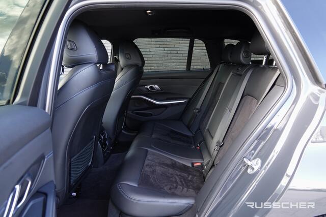 BMW 3-SERIE Touring 320d 190Pk Aut. | High Executive | M-sport | 360° Camera | Trekhaak | 18'' | Dravit Grau