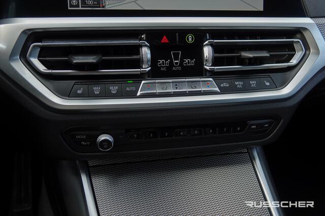 BMW 3-SERIE Touring 320d 190Pk Aut. | High Executive | M-sport | 360° Camera | Trekhaak | 18'' | Dravit Grau