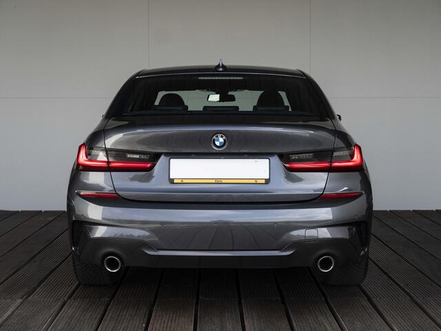 BMW 3-SERIE 320i Sedan | Executive Edition | 18 inch | Cruise Control | HIFI | M Sportodnerstel | Stoelverwarming