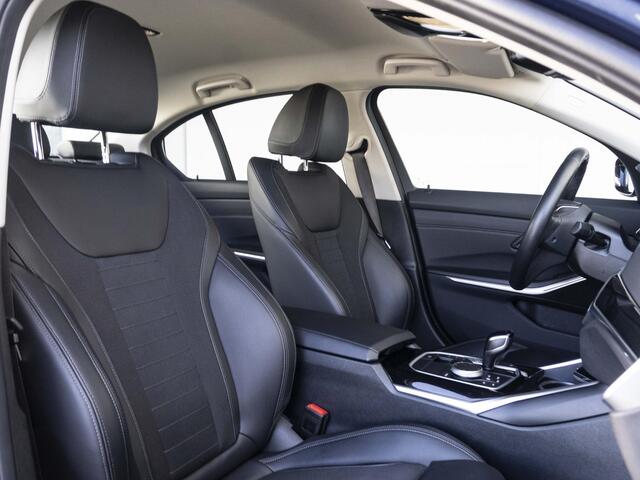 BMW 3-SERIE Sedan 318i | LED | Navigatie | Sportstoelen | Clima | Shadow line | DAB | Hifi speakers | 18 inch