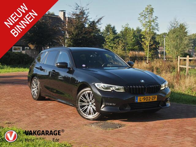 BMW 3-SERIE Touring 318i Business Edition Plus | Trekhaak | Camera | LED-Laser | Sfeerverlichting | Apple Carplay | NL-Auto |