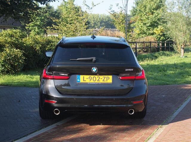 BMW 3-SERIE Touring 318i Business Edition Plus | Trekhaak | Camera | LED-Laser | Sfeerverlichting | Apple Carplay | NL-Auto |