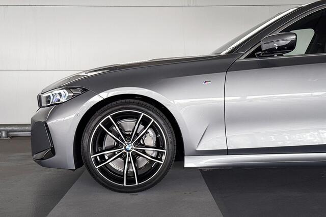 BMW 3-SERIE Sedan 330i M-Sport