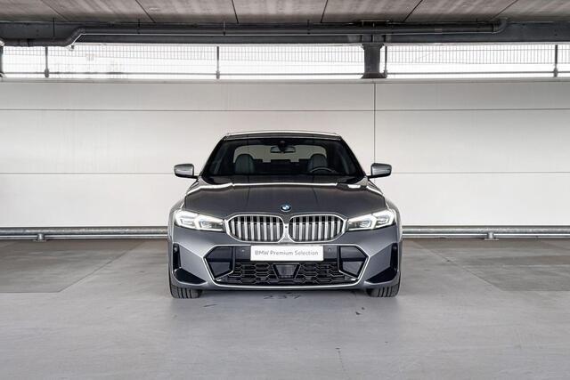 BMW 3-SERIE Sedan 330i M-Sport