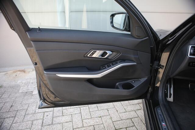BMW 3-SERIE 330e M-Sport | Apple Carplay/Android Auto | Stuurwielverwarming