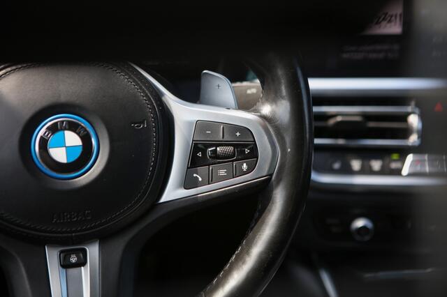 BMW 3-SERIE 330e M-Sport | Apple Carplay/Android Auto | Stuurwielverwarming