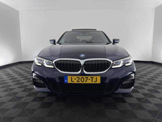 BMW 3-SERIE 320e Business Edition Plus (INCL-BTW) Aut. *LEATHER | PANO | FULL-LED | HEATED-SPORTSEATS | NAVI-FULLMAP | KEYLESS | PRIVACY-GLASS | ECC | PDC | CRUISE | 19''ALU*
