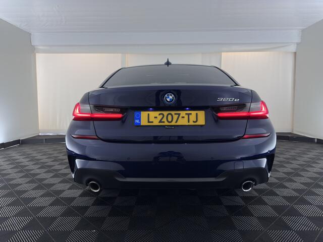 BMW 3-SERIE 320e Business Edition Plus (INCL-BTW) Aut. *LEATHER | PANO | FULL-LED | HEATED-SPORTSEATS | NAVI-FULLMAP | KEYLESS | PRIVACY-GLASS | ECC | PDC | CRUISE | 19''ALU*