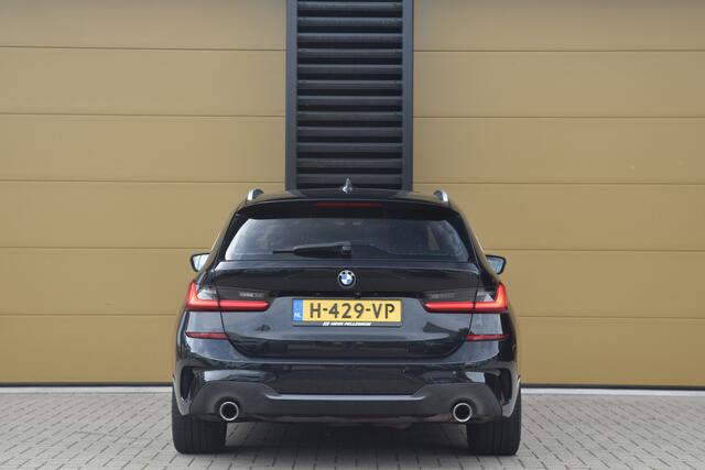 BMW 3-SERIE Touring 330i High Exe * M-Sport * Panoramadak * Head-up * Sfeerverlichting * Camera *