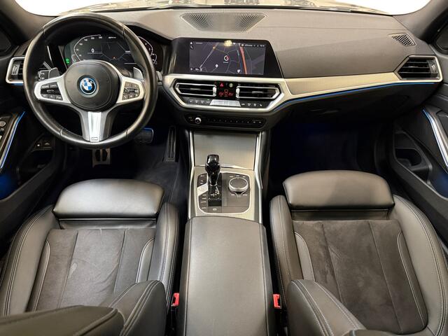 BMW 3-SERIE 330e High Executive I M-Sport I Schuifdak I Alcantara I Individual kleur