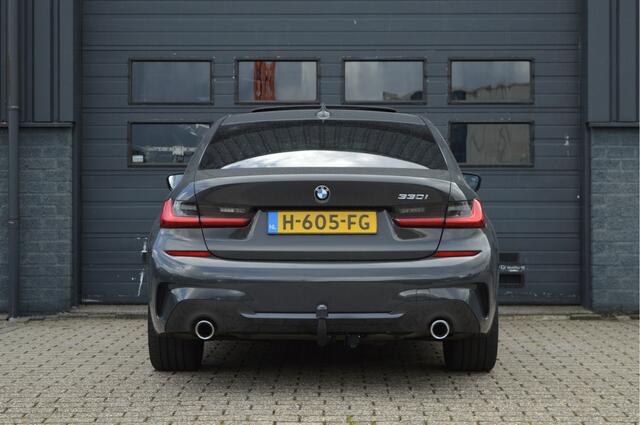 BMW 3-SERIE 330i High Executive | M-PAKKET | ACC | SCHUIFDAK | TREKHAAK |