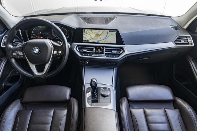 BMW 3-SERIE 330i Touring | High Executive | Parking Assistant | HIFI | 17 inch | Cruise Control | Trekhaak