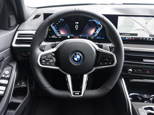 BMW 3-SERIE 330e Touring | M Sportpakket Pro | Comfort Access | Panoramadak | Driving Assistant | HIFI | 18 inch | Parking Assistant | Trekhaak