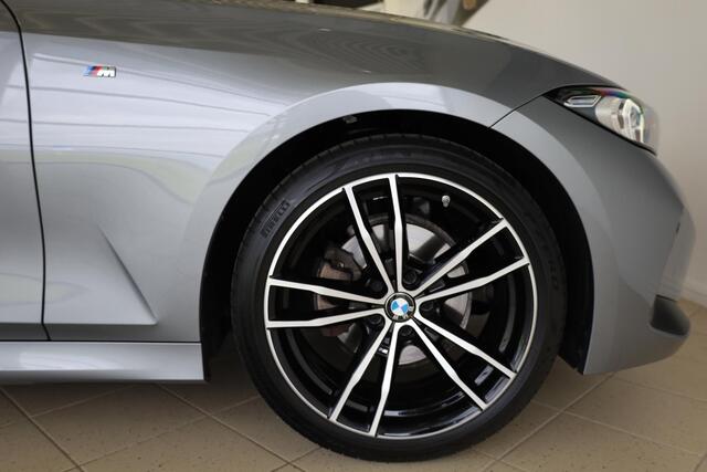 BMW 3-SERIE Touring 320i M Sportpakket | 19 inch | Hi-Fi | Elektrische Trekhaak | Stoelverwarming
