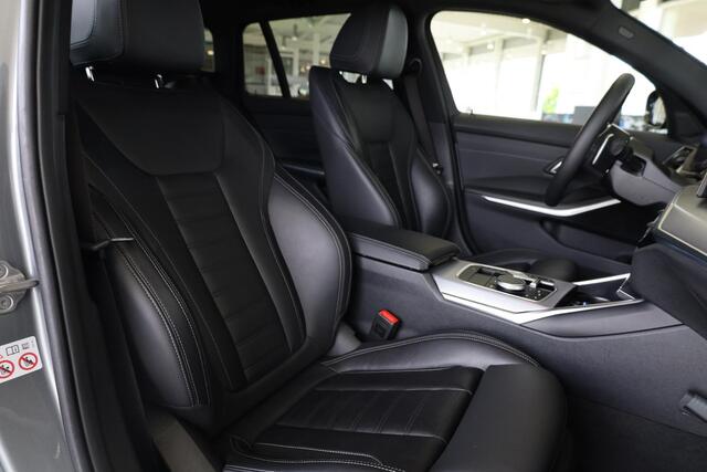 BMW 3-SERIE Touring 320i M Sportpakket | 19 inch | Hi-Fi | Elektrische Trekhaak | Stoelverwarming