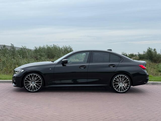 BMW 3-SERIE 320i High Executive / M Sport / Leder / 20inch M-Performance / 256PK Mosselman
