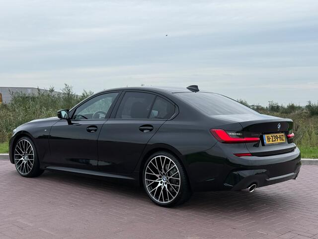 BMW 3-SERIE 320i High Executive / M Sport / Leder / 20inch M-Performance / 256PK Mosselman