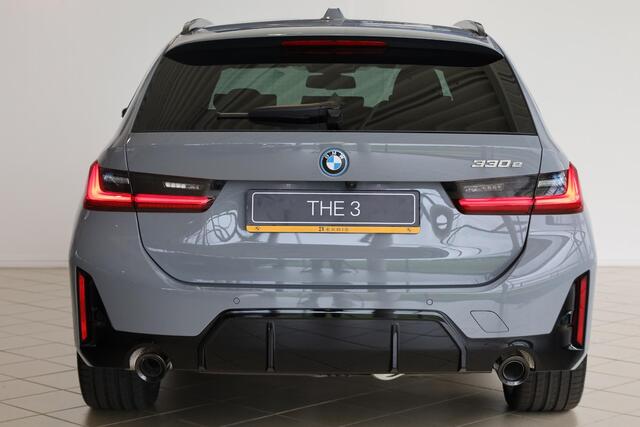 BMW 3-SERIE Touring 330e High Executive | M Sportpakket Pro | Innovation Pack | Comfort Pack | Individual Lak