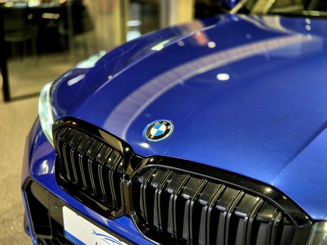 BMW 3-SERIE Touring 330e xDrive M-Sport | Panorama | HUD | Full optie