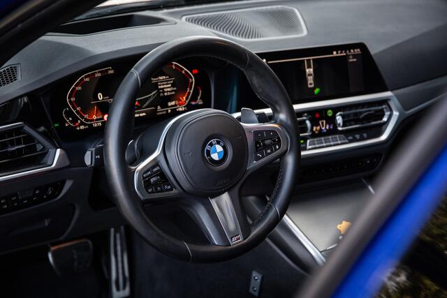 BMW 3-SERIE 320i Executive M-Sport Plus , Schuif/Kanteldak, HUD, Sfeerverlichting