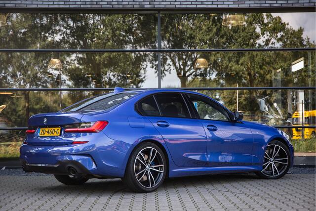 BMW 3-SERIE 320i Executive M-Sport Plus , Schuif/Kanteldak, HUD, Sfeerverlichting