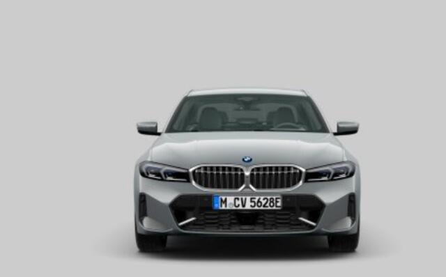 BMW 3-SERIE 330e xDrive M Sport - Active Cruise Control - Elektrisch verstelbare/verwarmde stoelen - Comfort Access - Sportstoelen - Parking Assistant Plus - BMW Live Cockpit Professional - Getinte ruiten