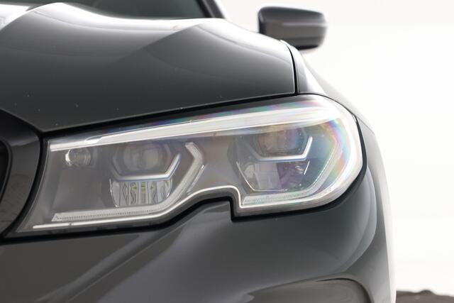 BMW 3-SERIE Touring 330e xDrive High Executive Panorama, M-Pakket, Trekhaak!